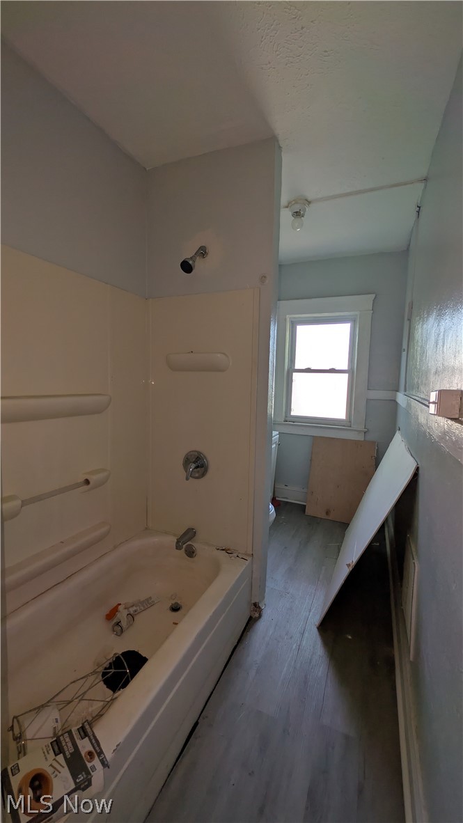 9013 Harris Avenue Cleveland OH 44104