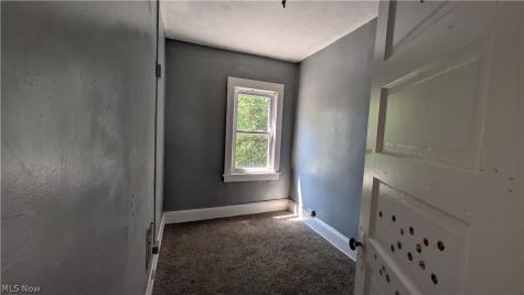 9013 Harris Avenue Cleveland OH 44104