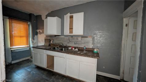 9013 Harris Avenue Cleveland OH 44104