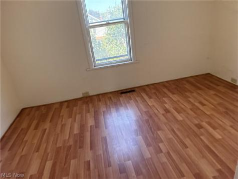4752 E 88th Garfield Heights OH 44125