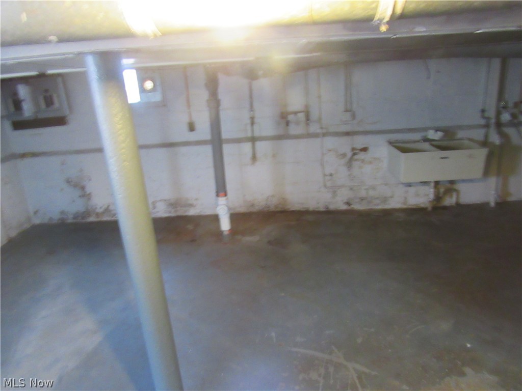 4752 E 88th Garfield Heights OH 44125