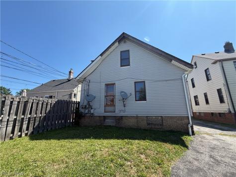 4752 E 88th Garfield Heights OH 44125