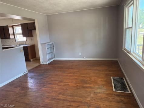 4752 E 88th Garfield Heights OH 44125