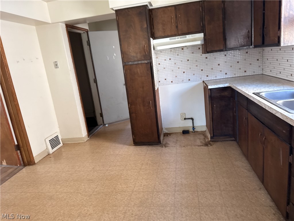 4752 E 88th Garfield Heights OH 44125