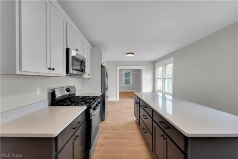 1330 W 67th Street Cleveland OH 44102