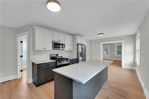 1330 W 67th Street Cleveland OH 44102