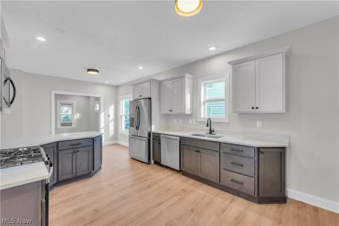 1330 W 67th Street Cleveland OH 44102