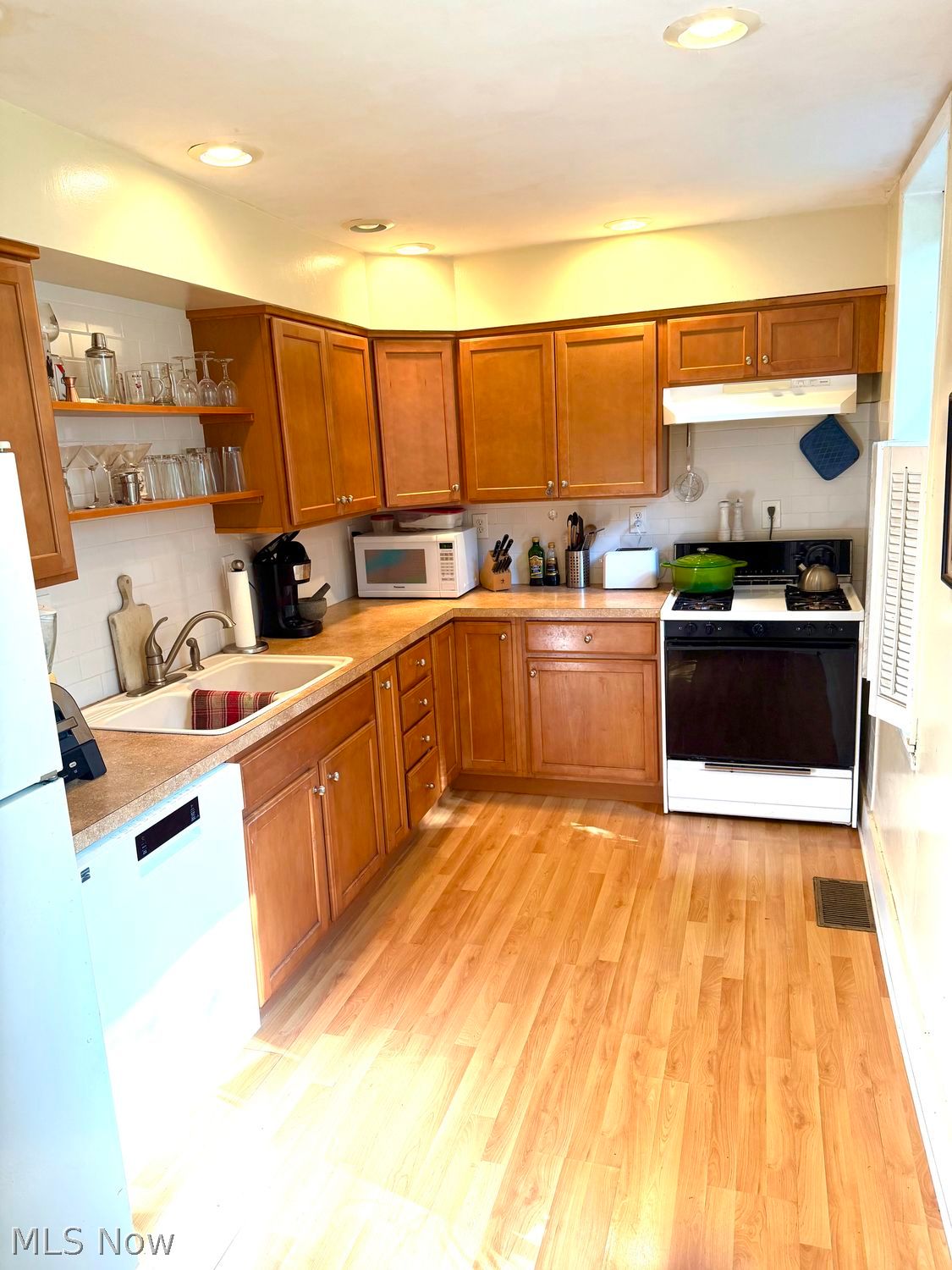 4615 Clinton Avenue Cleveland OH 44102