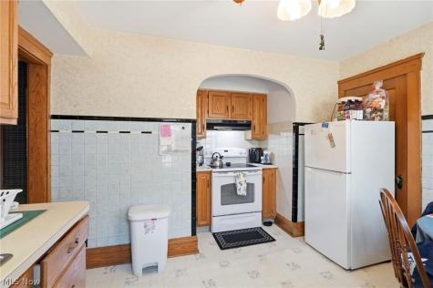 3202 Montclair Avenue Cleveland OH 44109