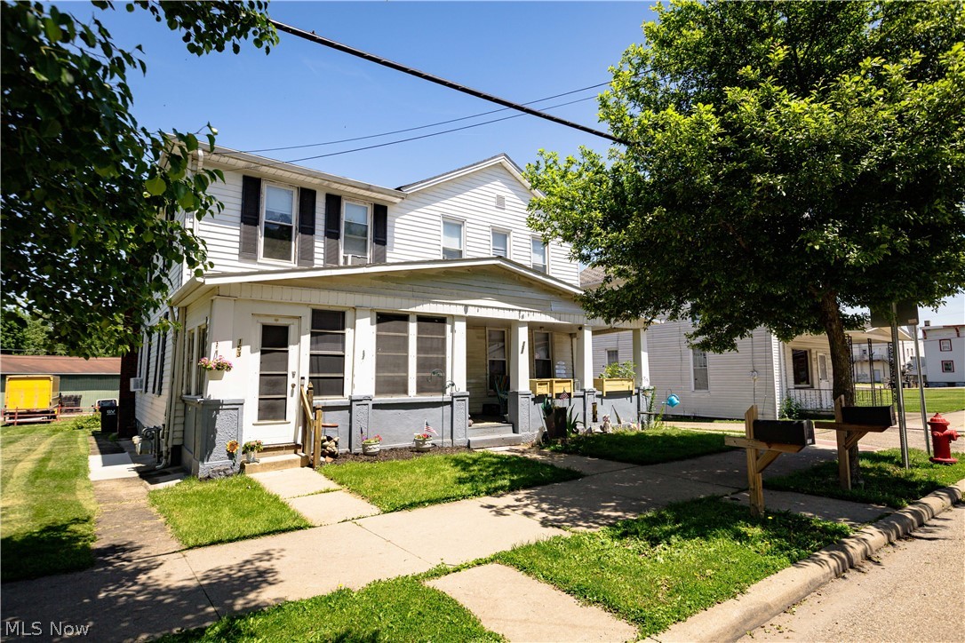 153/155 W Lisbon Street Waynesburg OH 44688