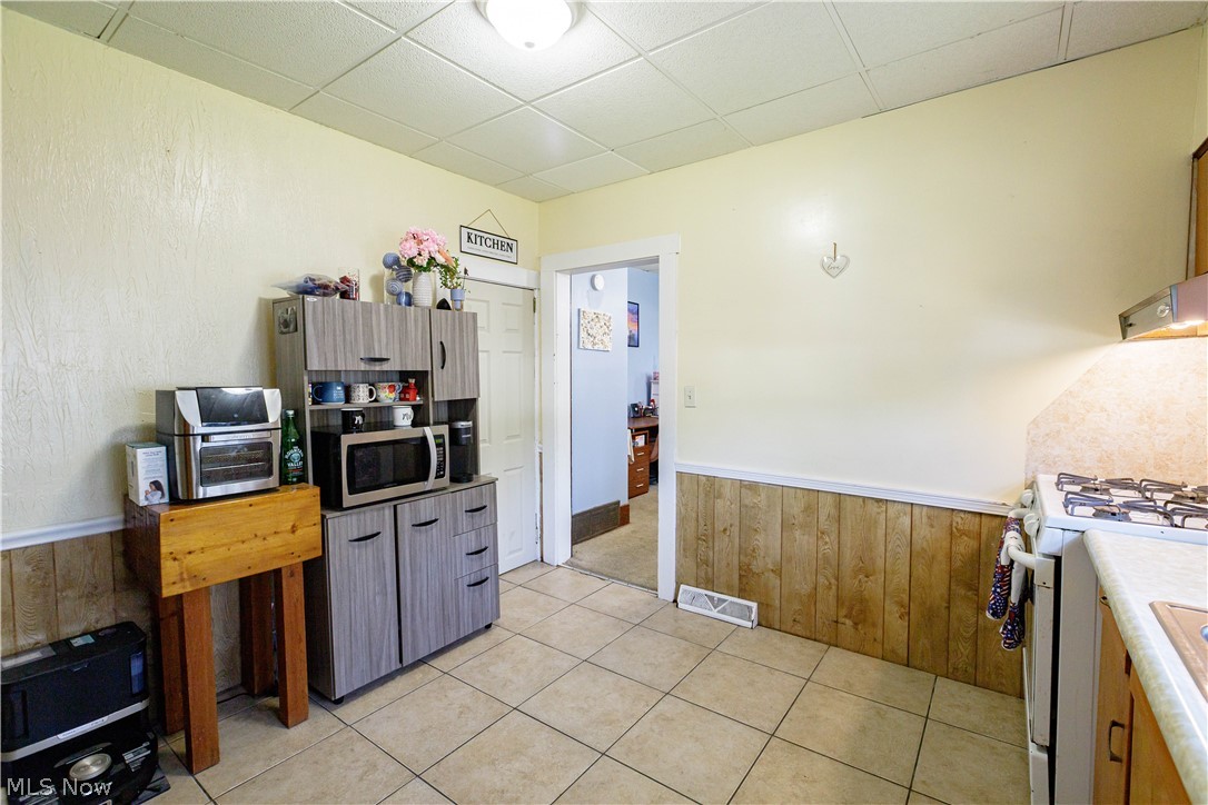 153/155 W Lisbon Street Waynesburg OH 44688