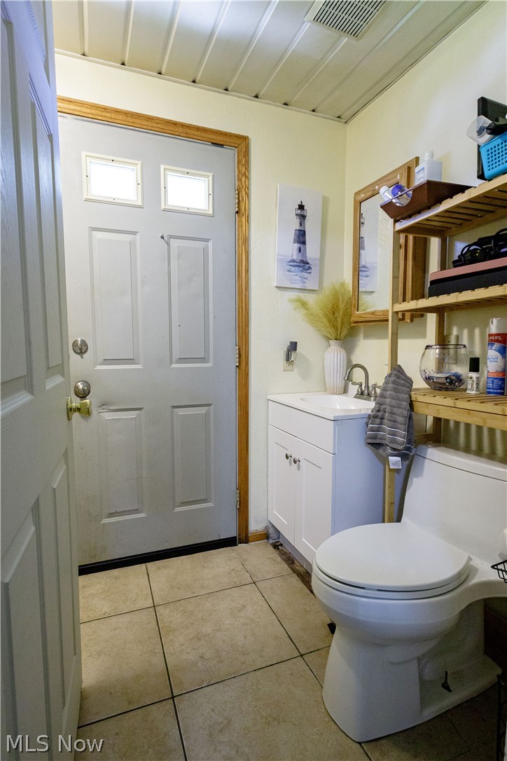 153/155 W Lisbon Street Waynesburg OH 44688