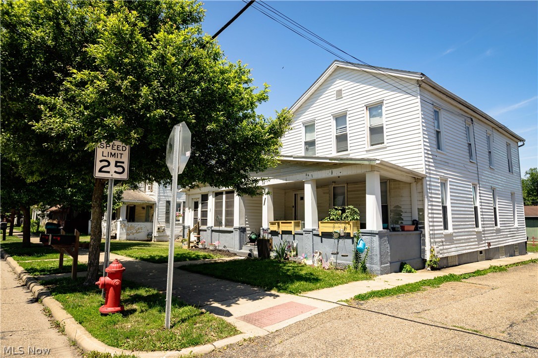 153/155 W Lisbon Street Waynesburg OH 44688