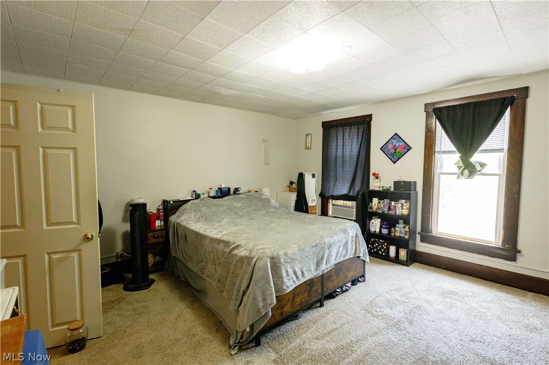 153/155 W Lisbon Street Waynesburg OH 44688