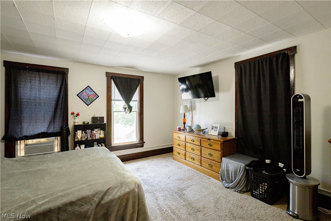 153/155 W Lisbon Street Waynesburg OH 44688