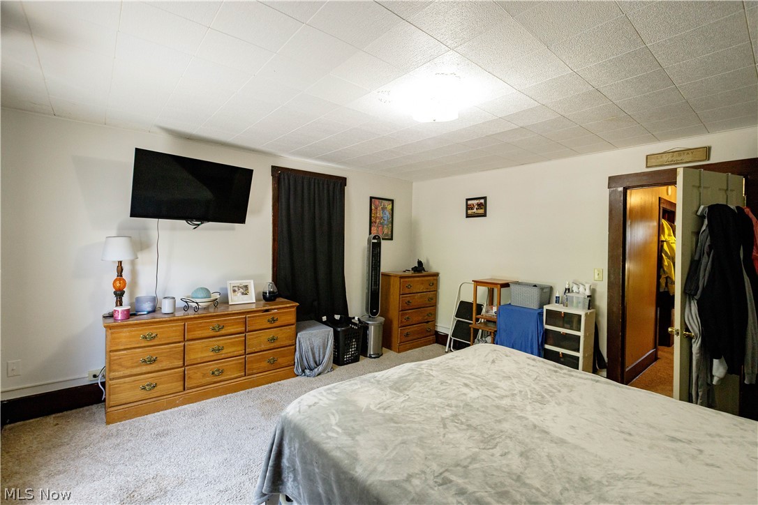 153/155 W Lisbon Street Waynesburg OH 44688