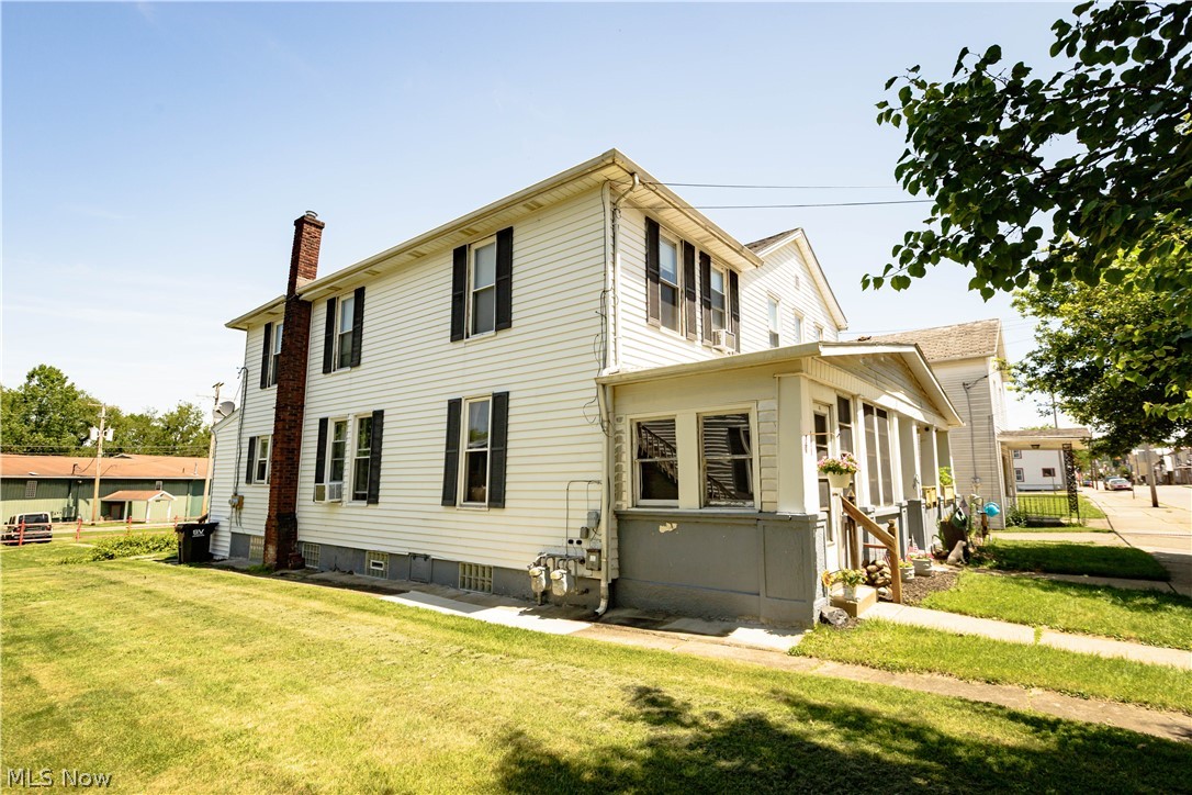153/155 W Lisbon Street Waynesburg OH 44688