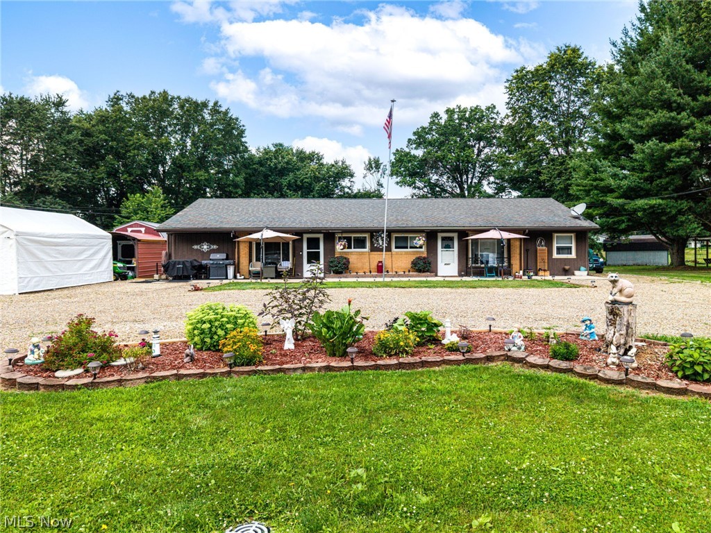 8585-8587 Manchester Avenue NW Canal Fulton OH 44614