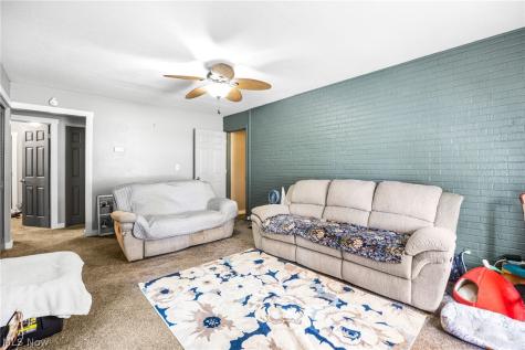 8585-8587 Manchester Avenue NW Canal Fulton OH 44614