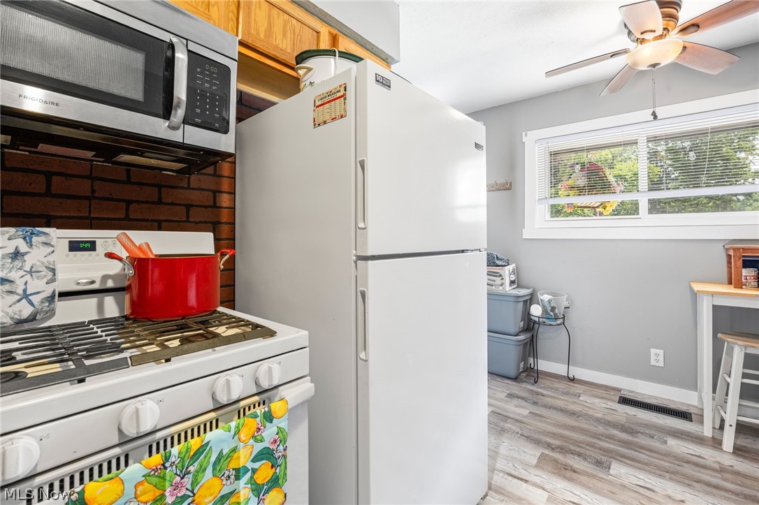 8585-8587 Manchester Avenue NW Canal Fulton OH 44614