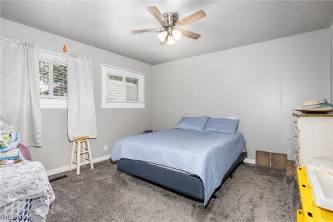 8585-8587 Manchester Avenue NW Canal Fulton OH 44614