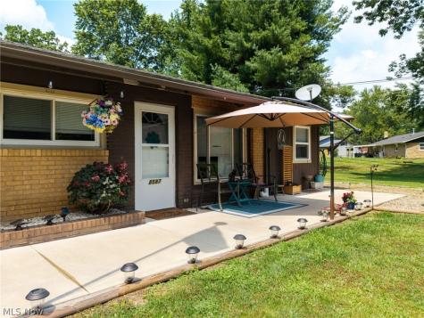 8585-8587 Manchester Avenue NW Canal Fulton OH 44614