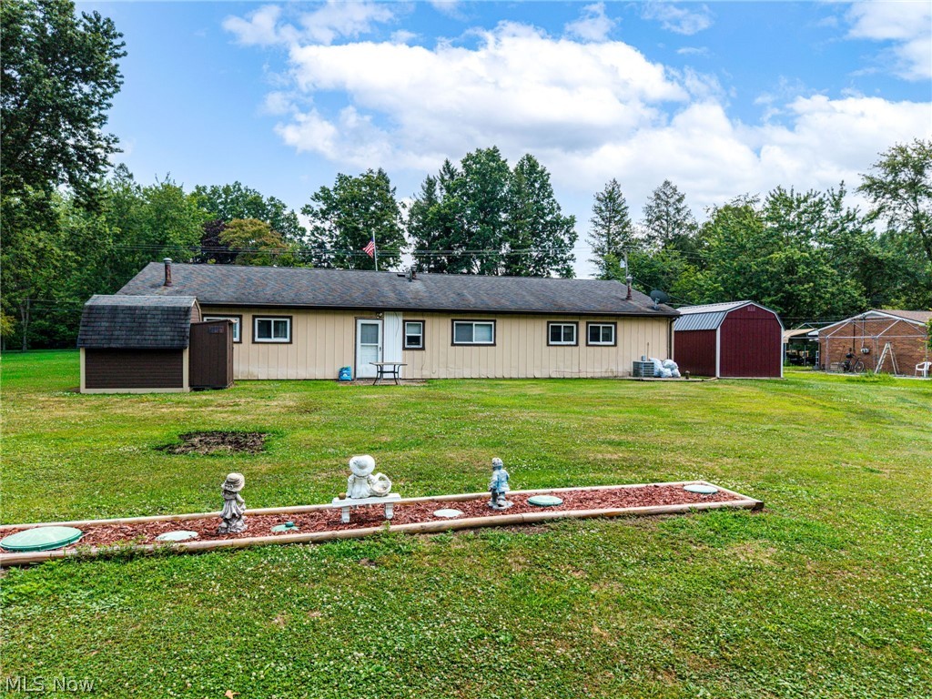 8585-8587 Manchester Avenue NW Canal Fulton OH 44614