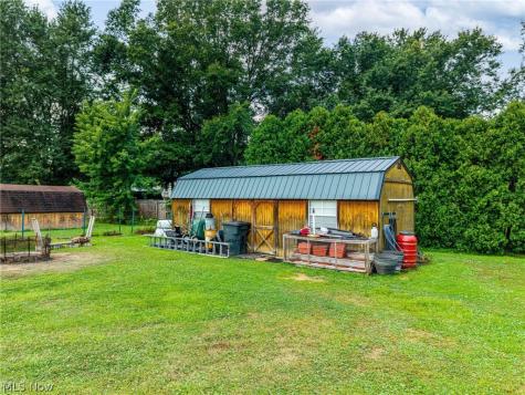 8585-8587 Manchester Avenue NW Canal Fulton OH 44614
