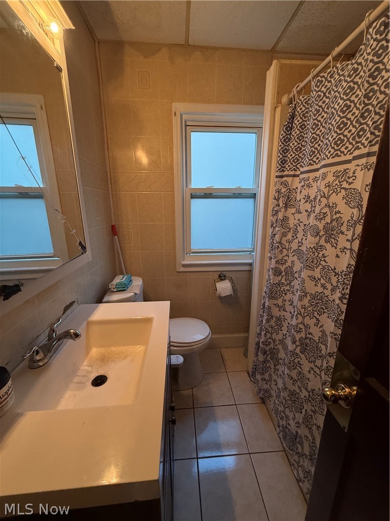 3273 W 99th Street Cleveland OH 44102