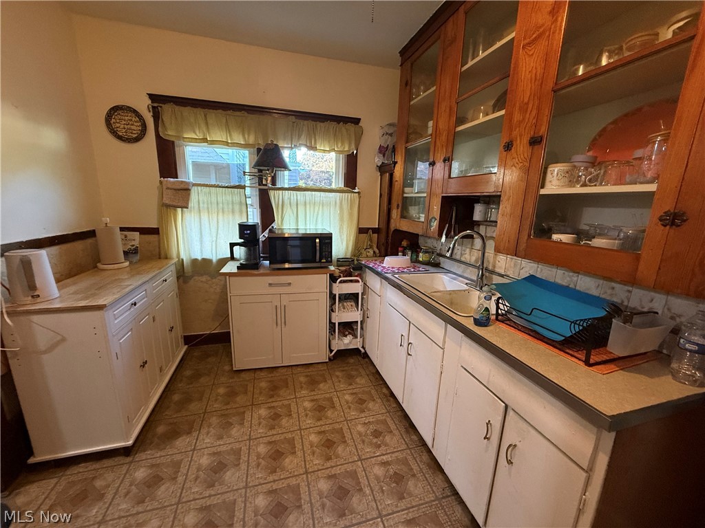 3273 W 99th Street Cleveland OH 44102