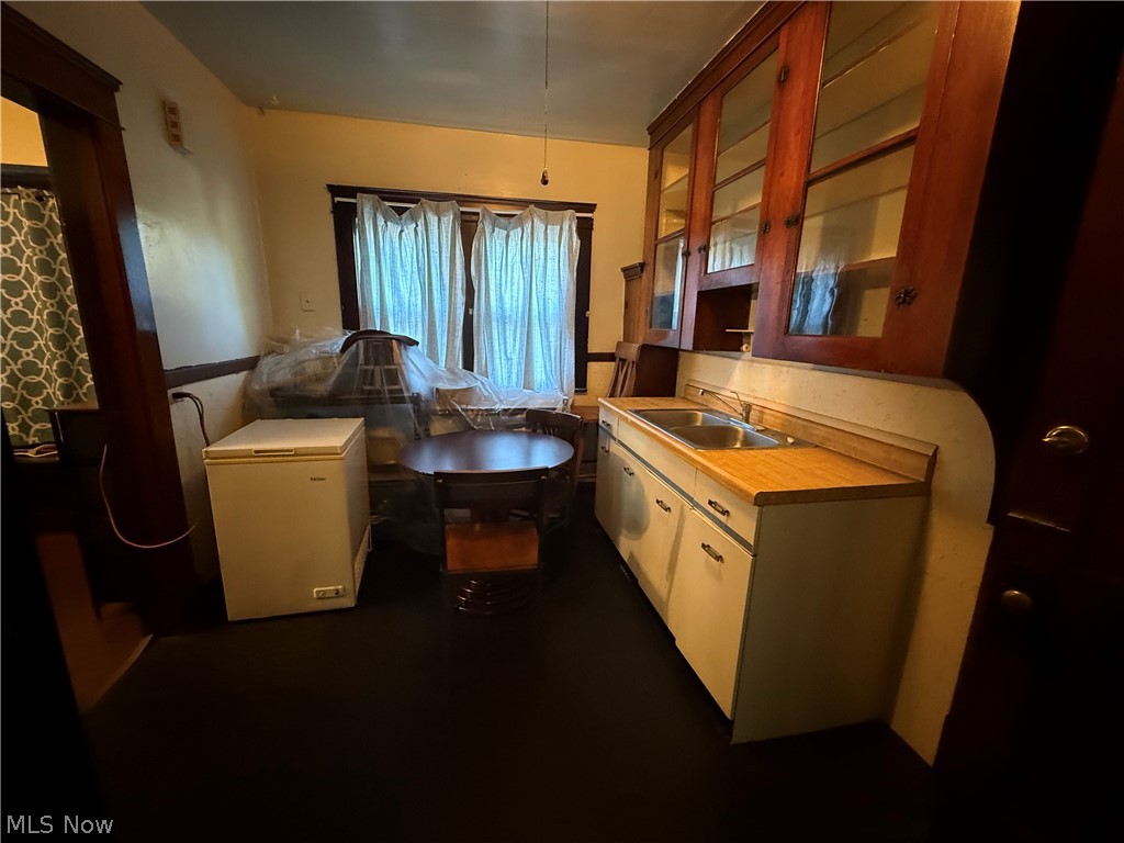 3273 W 99th Street Cleveland OH 44102