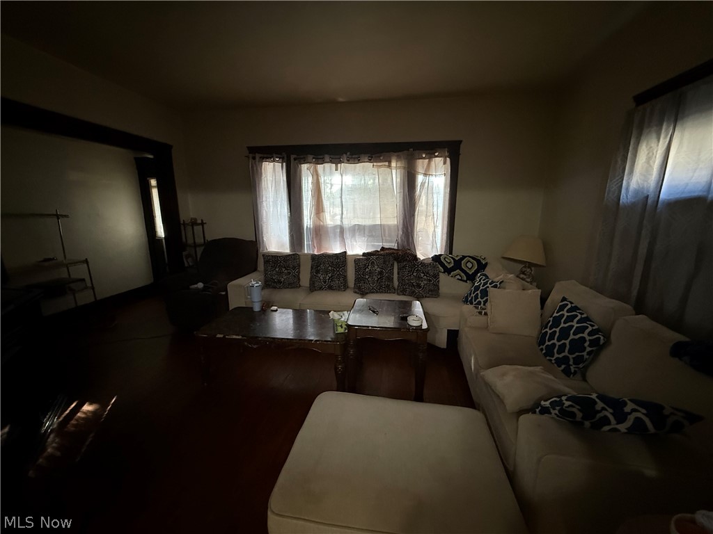 3273 W 99th Street Cleveland OH 44102