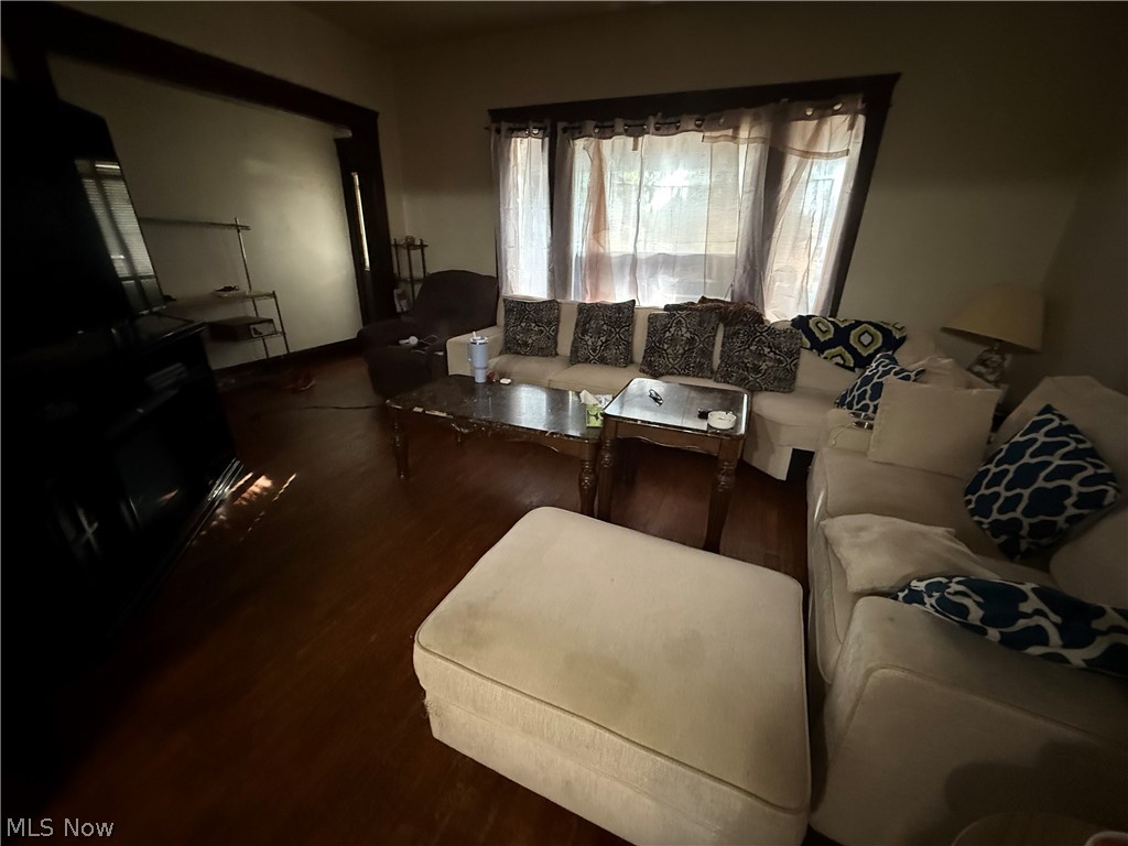 3273 W 99th Street Cleveland OH 44102