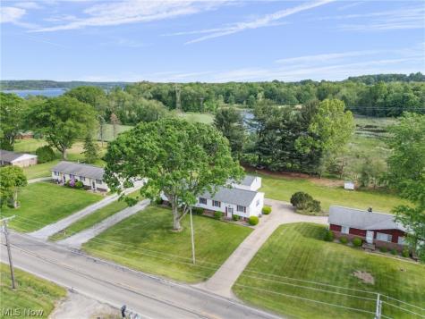 120 Center Road New Franklin OH 44319