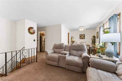 120 Center Road New Franklin OH 44319