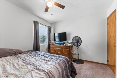 120 Center Road New Franklin OH 44319