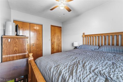 120 Center Road New Franklin OH 44319