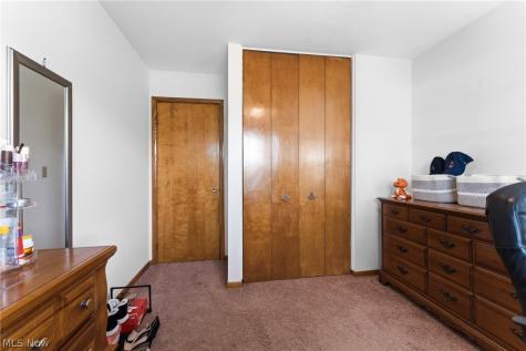 120 Center Road New Franklin OH 44319