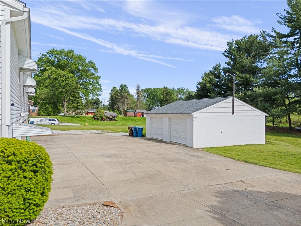 120 Center Road New Franklin OH 44319