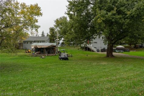 220,210 Kent Avenue NE Hartville OH 44632