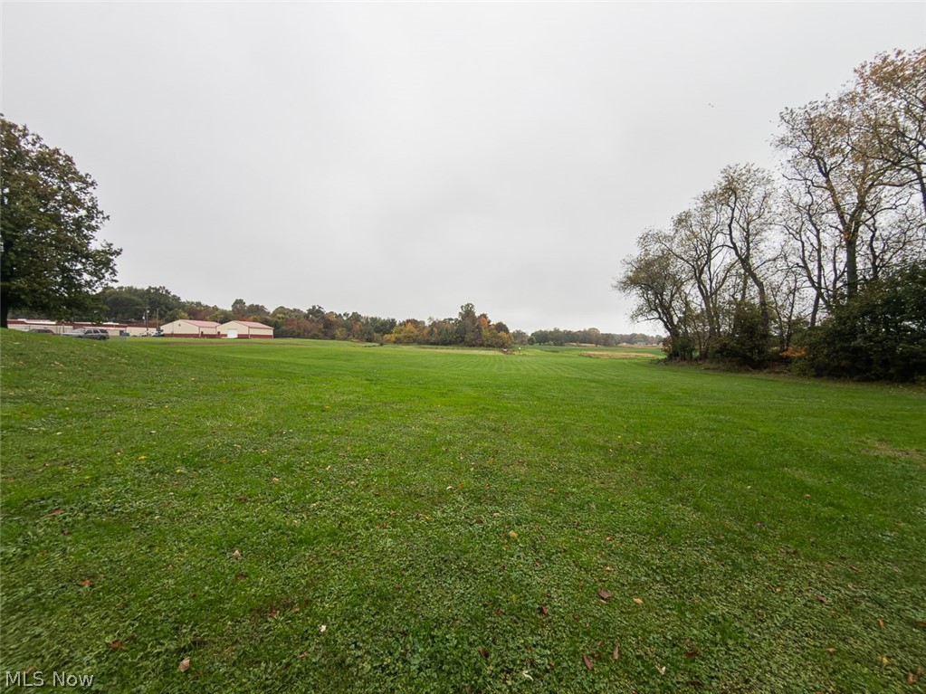 220,210 Kent Avenue NE Hartville OH 44632