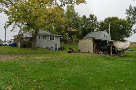 220,210 Kent Avenue NE Hartville OH 44632
