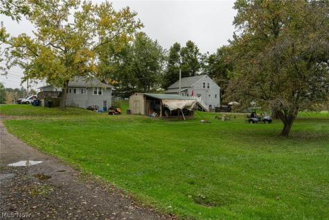 220,210 Kent Avenue NE Hartville OH 44632