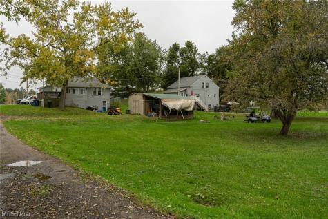 220,210 Kent Avenue NE Hartville OH 44632