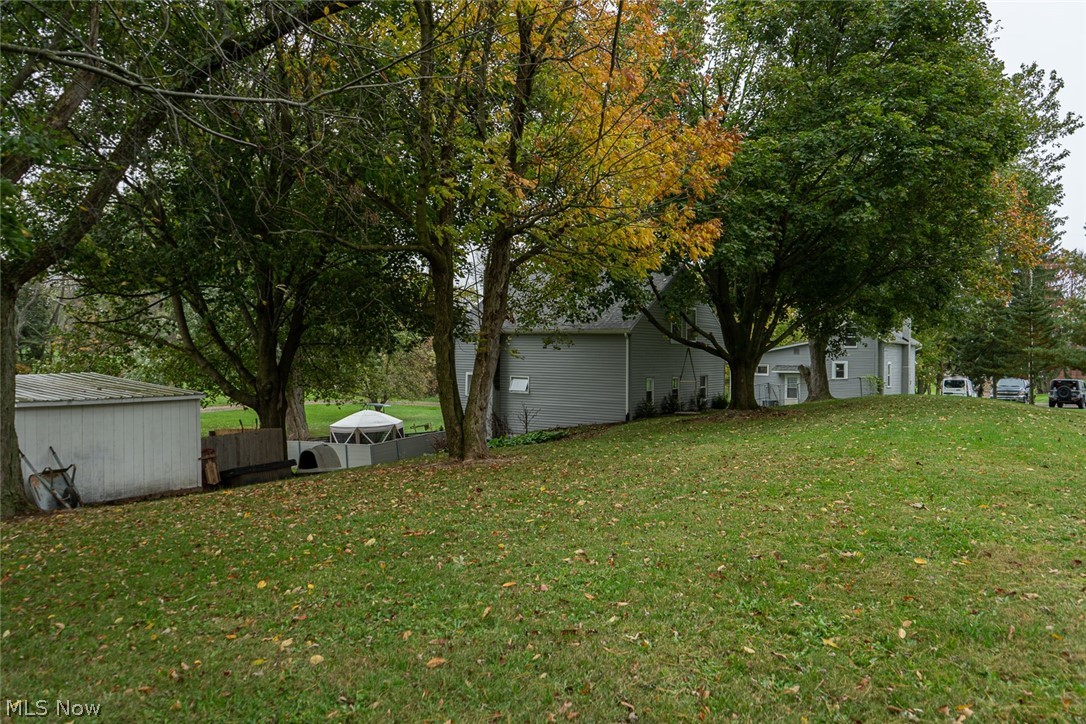 220,210 Kent Avenue NE Hartville OH 44632