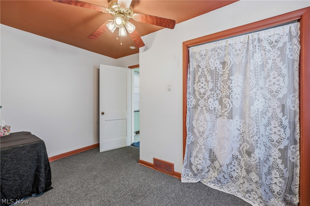 676 SE Central Parkway Avenue SE Warren OH 44484