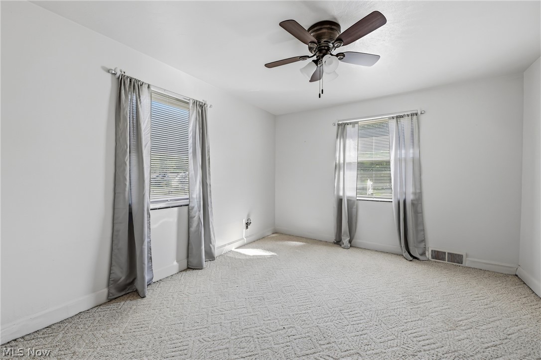 676 SE Central Parkway Avenue SE Warren OH 44484