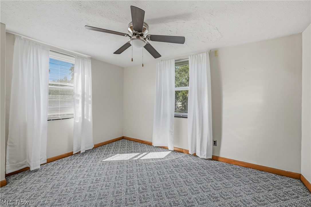 676 SE Central Parkway Avenue SE Warren OH 44484