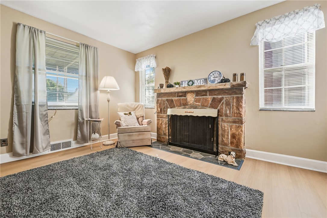 676 SE Central Parkway Avenue SE Warren OH 44484