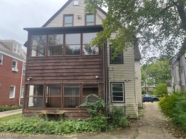 18331 Newell Road Shaker Heights OH 44122
